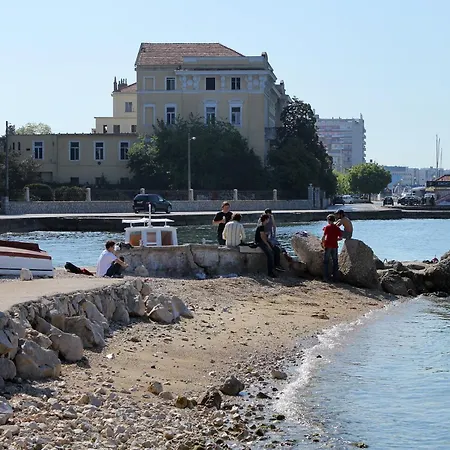 Appartement With Parking Space - 23532 Zadar